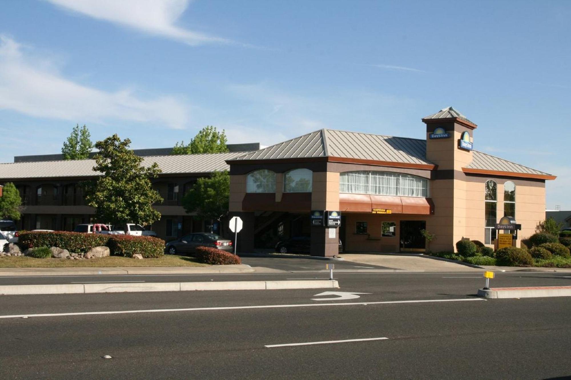 Days Inn By Wyndham Rocklin/Sacramento Екстериор снимка