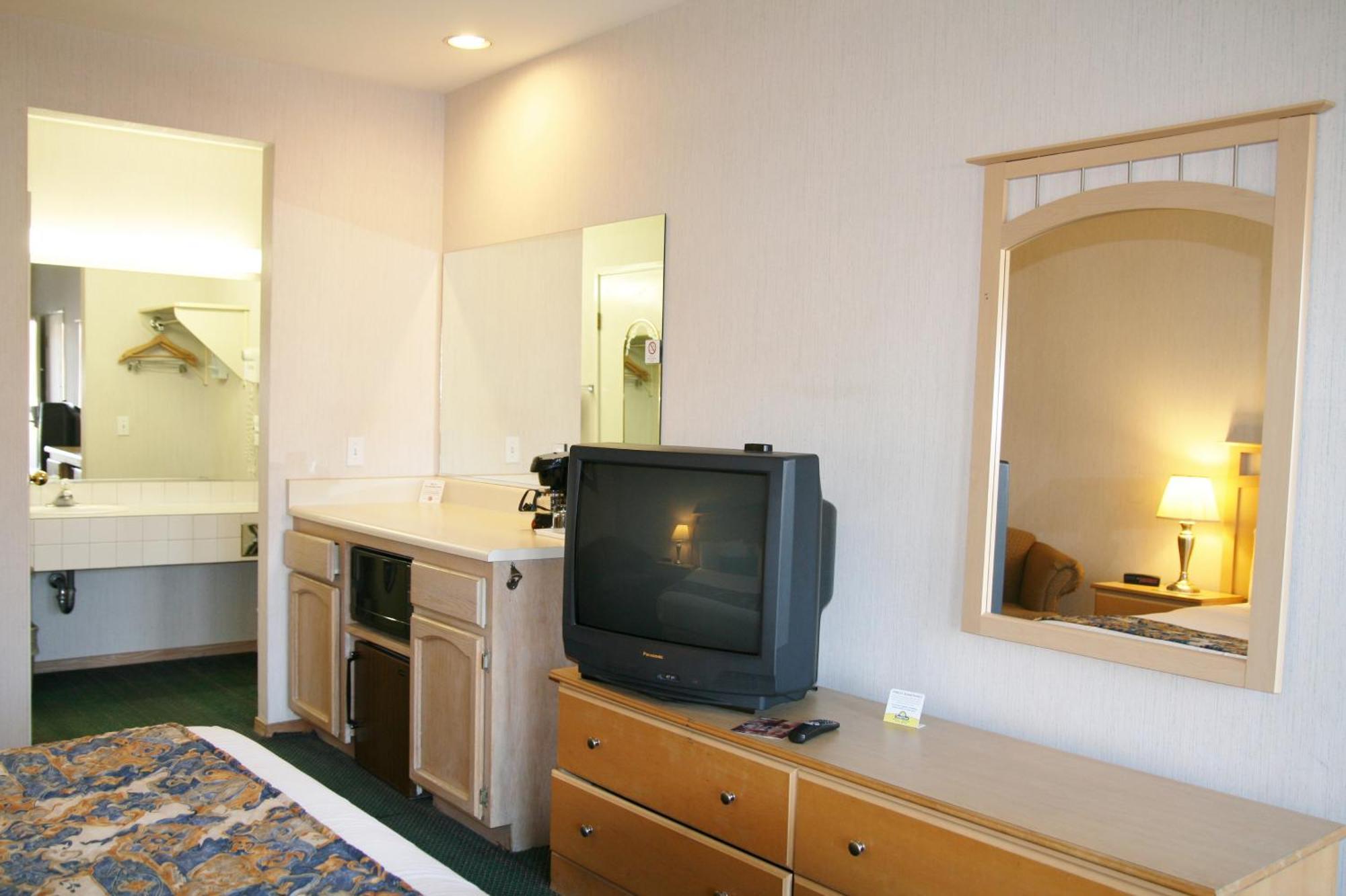 Days Inn By Wyndham Rocklin/Sacramento Екстериор снимка
