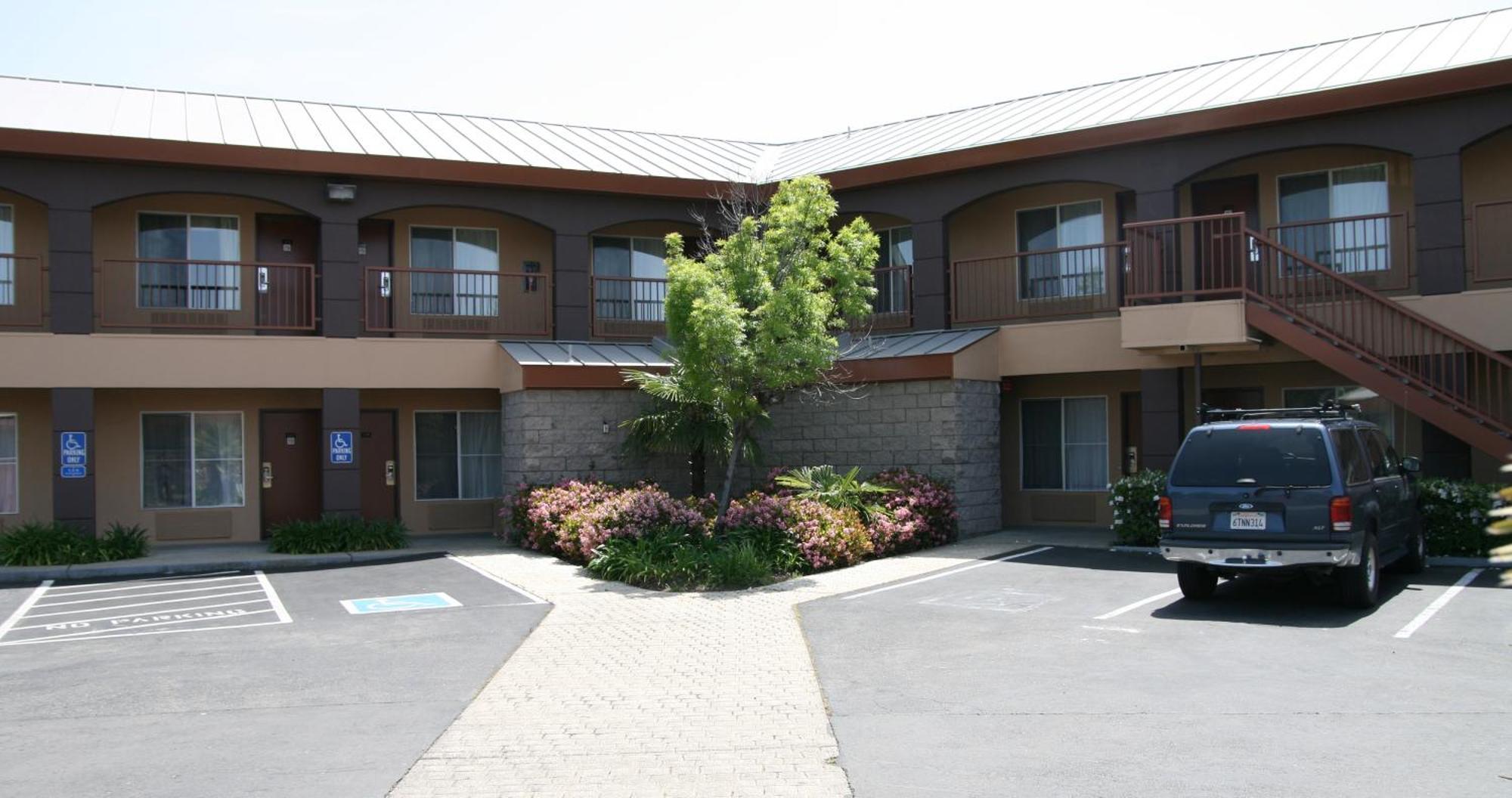 Days Inn By Wyndham Rocklin/Sacramento Екстериор снимка